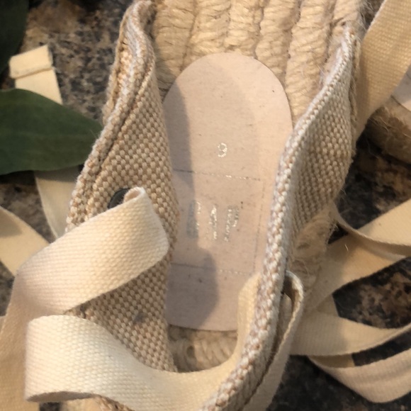 New Gap Espadrilles - Picture 6 of 8